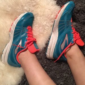Women's Brooks 'Launch' running shoes