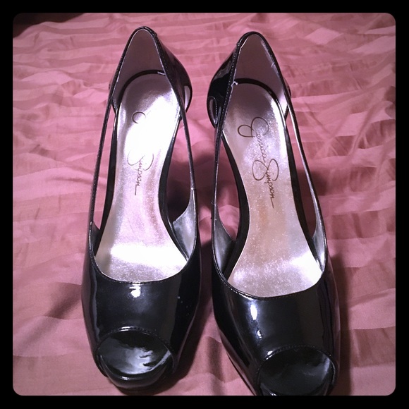 Black wedges