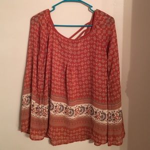 Flowy patterned top