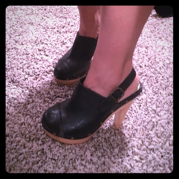 Black platform heel, never worn