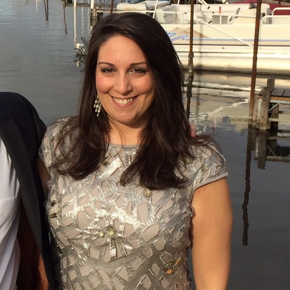 Meet your Posher, Stacie - Picture 2 of 2