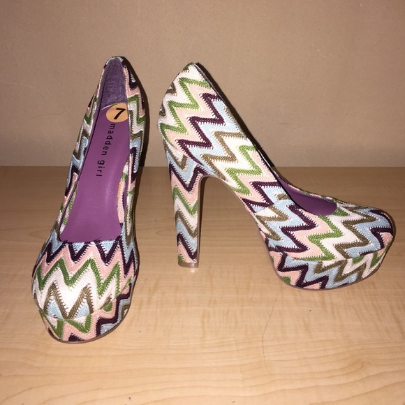 Brand New Funky Pink Green Turquoise Pumps 🎀