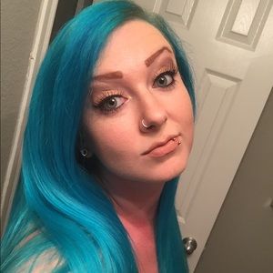 Meet your Posher, Christian