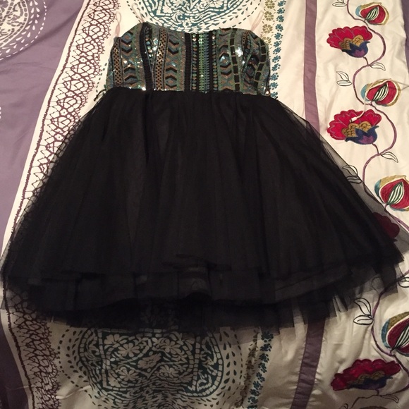 Strapless Sequence Party Dress