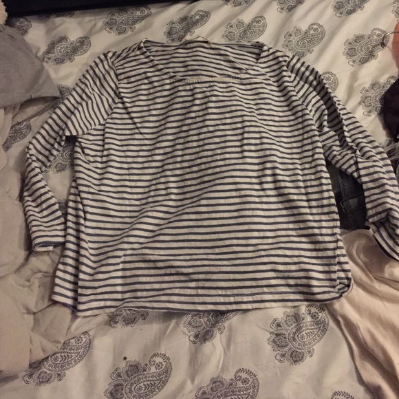 Gianni Bini long sleeve crop top