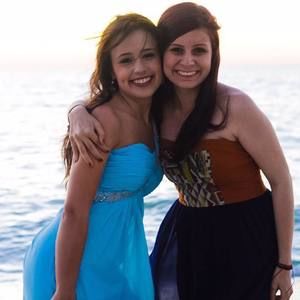 Meet your Posher, Camila