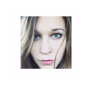 Meet your Posher, Jade