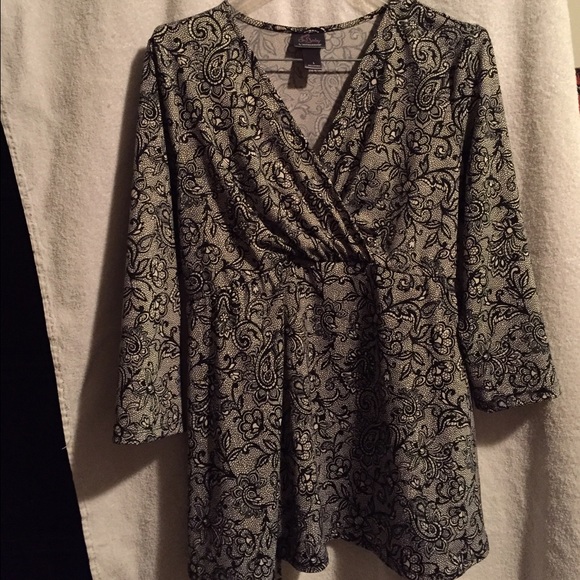 Black-and-white floral print