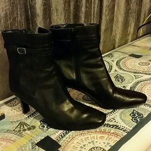 Nine west black booties