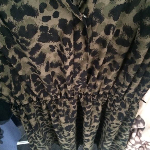 Sleveles leopard print dress - Picture 4 of 4