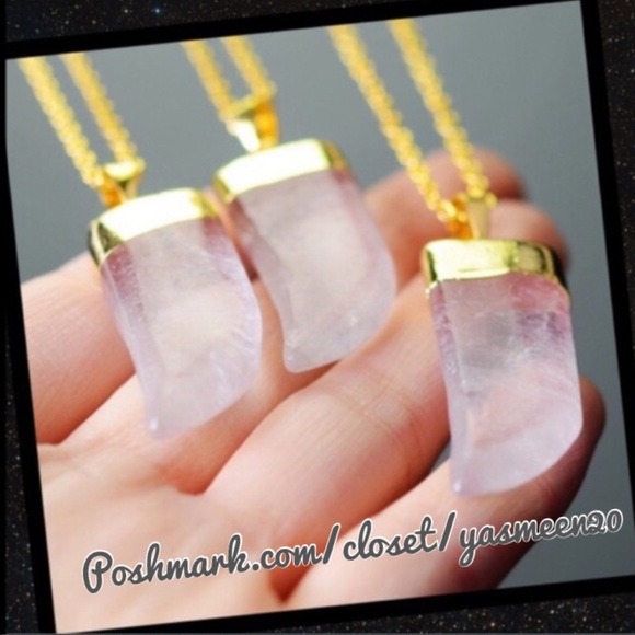 🌟 New Gold Quartz Crystal Necklace🌟 - Picture 2 of 2