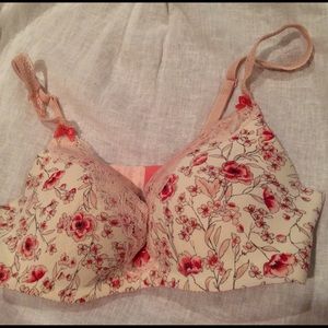 Victoria's Secret Secret Embrace Plunge Push-Up