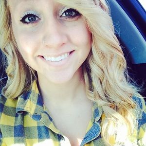 Meet your Posher, Kayla