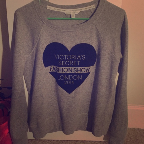 Victoria's Secret fashion show sweatshirt ❤️