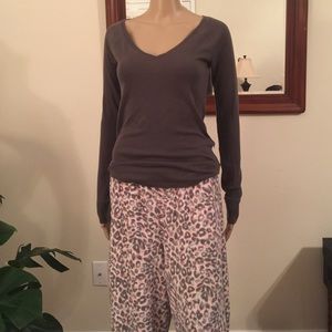 Jammie bundle. Pink VS vneck & leopard fleece