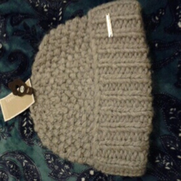 Cute gray michael kors knit beanie