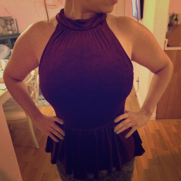 Don't mind the black lace sport bra under the top