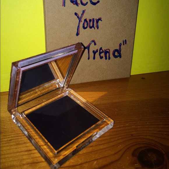 My customized handmade palettes (vintage look) - Picture 3 of 3