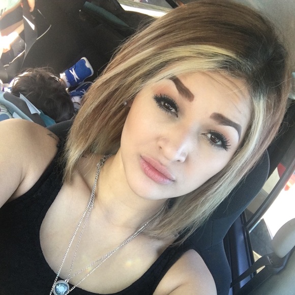 Meet your Posher, Yadira