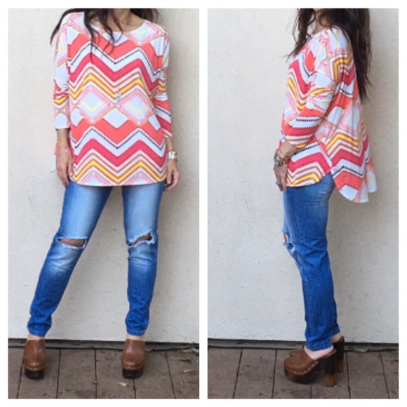 Beautiful print top - Picture 3 of 4