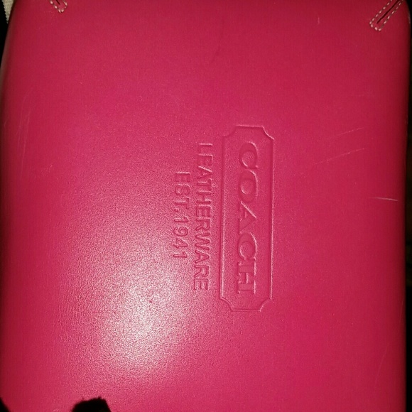 Super cute Coach - Picture 2 of 4