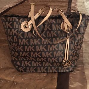 🎀BRAND NEW TOTE BAG🎀