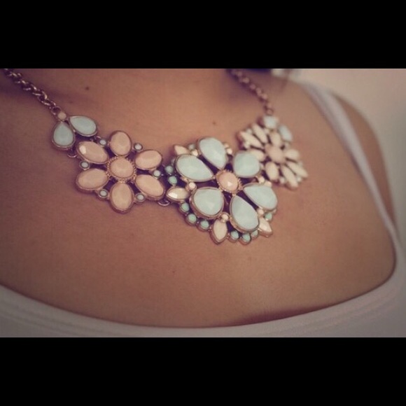 Statement necklace