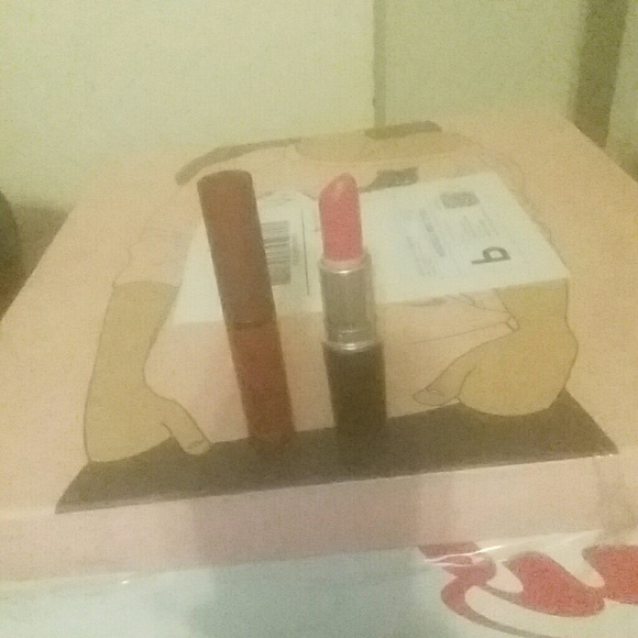 100% AUTHENTIC MAC LIPSTICK