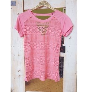 Very cute NWT BB Dakota top