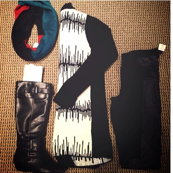 NWT BB Dakota sweater - Picture 2 of 3