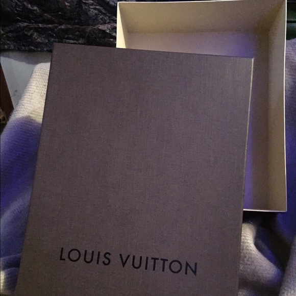 Authentic Louis Vuitton large box - Picture 3 of 4