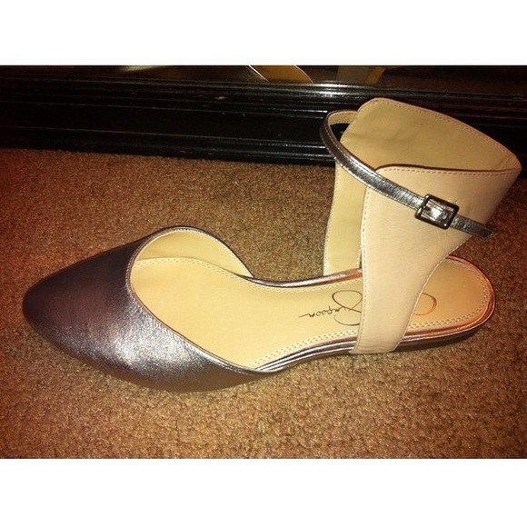 Cream/silver flats.