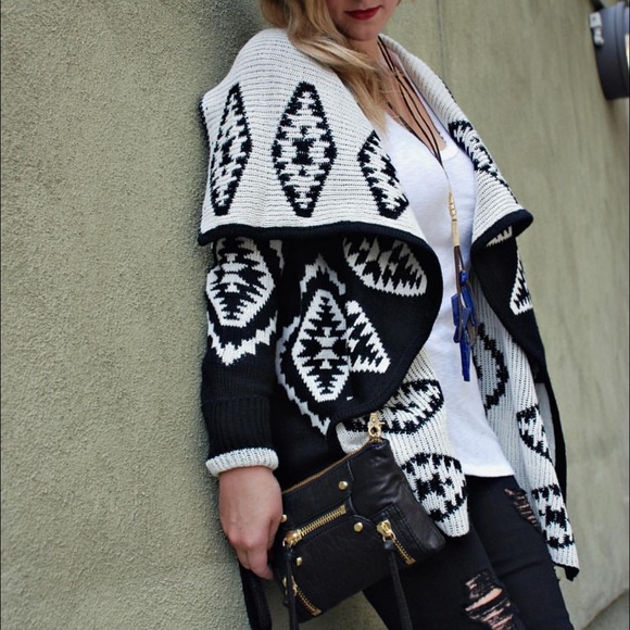 NWT BB Dakota sweater - Picture 3 of 3