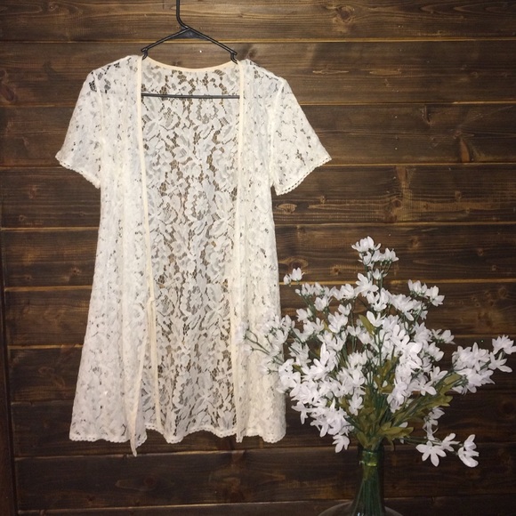 Lace kimono - Picture 2 of 3