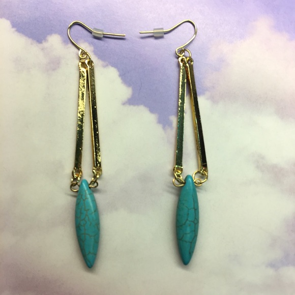 Rivet Natural Stone Turquoise Gold Earrings NWOT - Picture 6 of 6