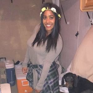 Meet your Posher, Jenee