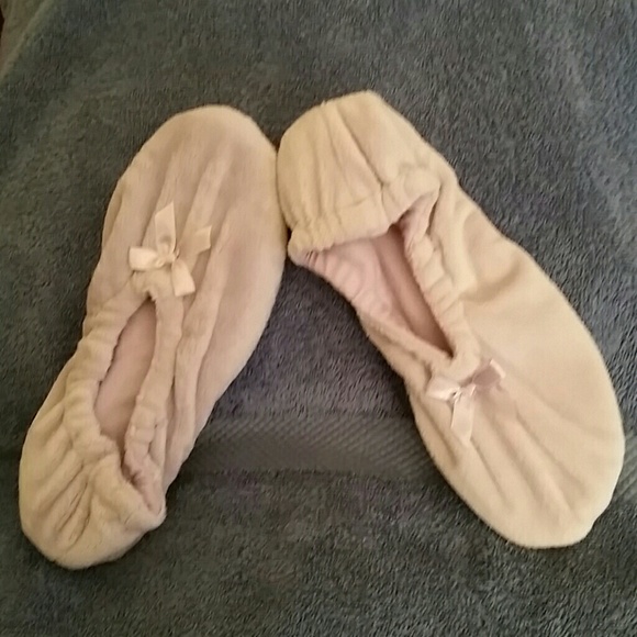 Slippers - Picture 2 of 4