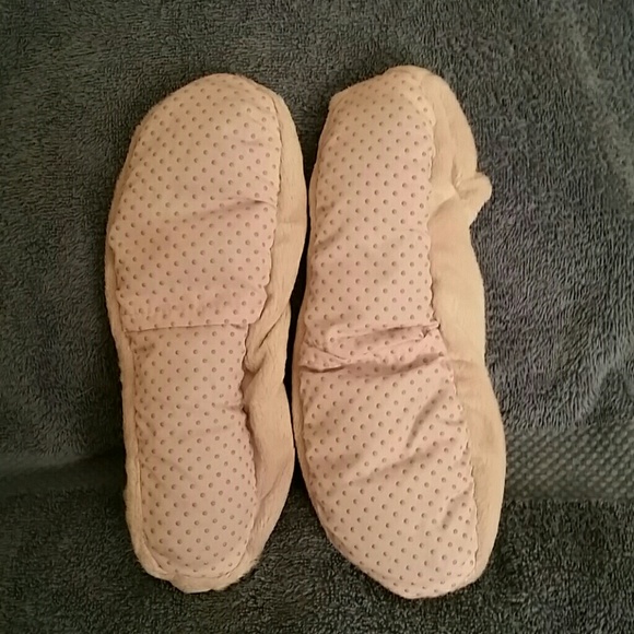Slippers - Picture 3 of 4