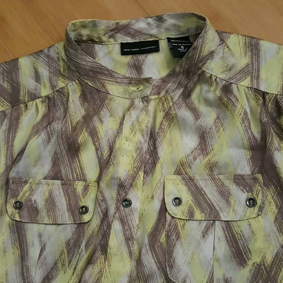 New York & Company Tunic in size Small - Picture 2 of 3