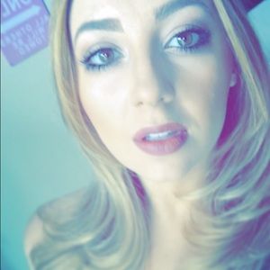 Meet your Posher, Evangeline