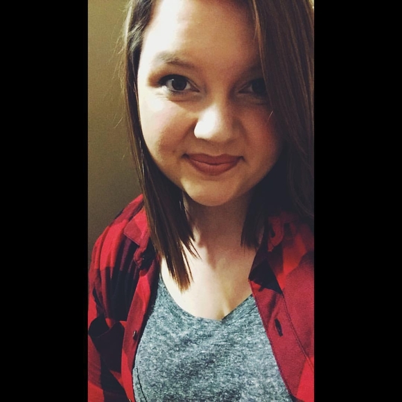 Meet your Posher, Jena - Picture 1 of 1