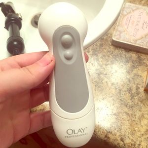 Olay Pro X facial cleanser tool