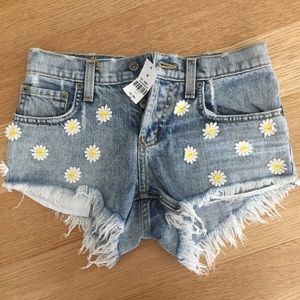LF High Waisted Daisy Shorts