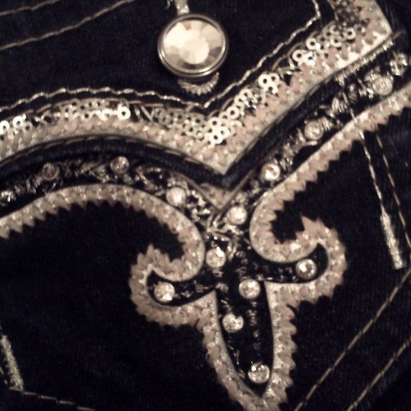 Rock Revival 24 NWOT bling !! - Picture 2 of 4