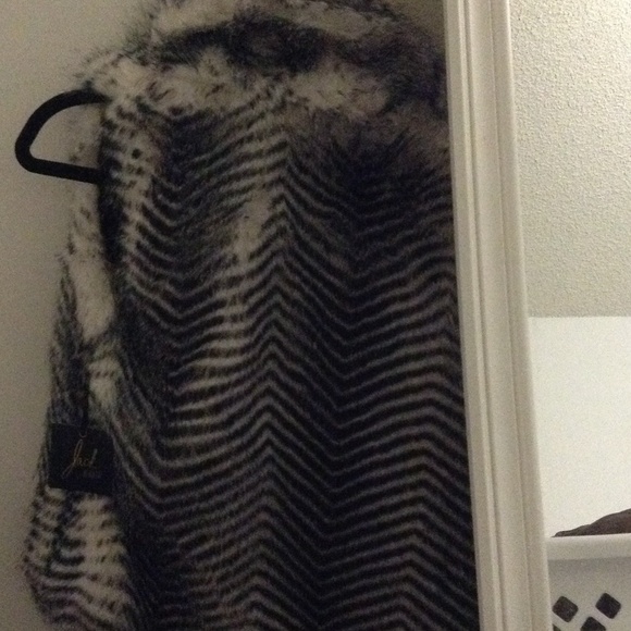 Fur jacket - Picture 2 of 2