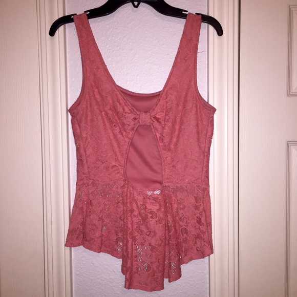 Lace open back tank - Picture 2 of 2