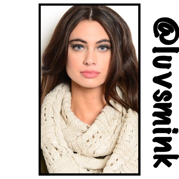 OATMEAL OPEN WEAVE INFINITY SCARF - Picture 3 of 4