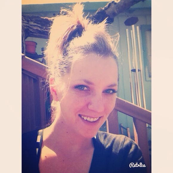 Meet your Posher, Courtney - Picture 4 of 4