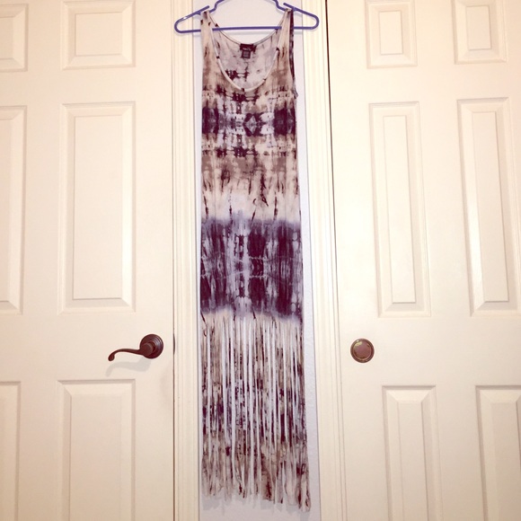 Maxi dress with fringe bottom - Picture 1 of 2