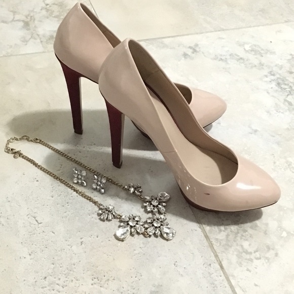 Used. ZARA Trafaluc Stiletto Pumps: Nude/Maroon